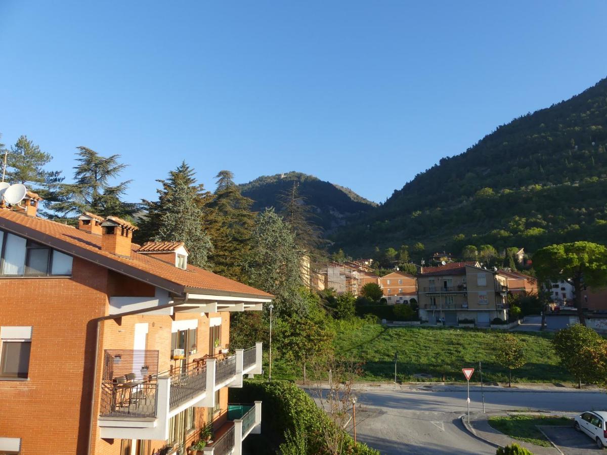 Amadeus Pinolo Apartman Gubbio Kültér fotó
